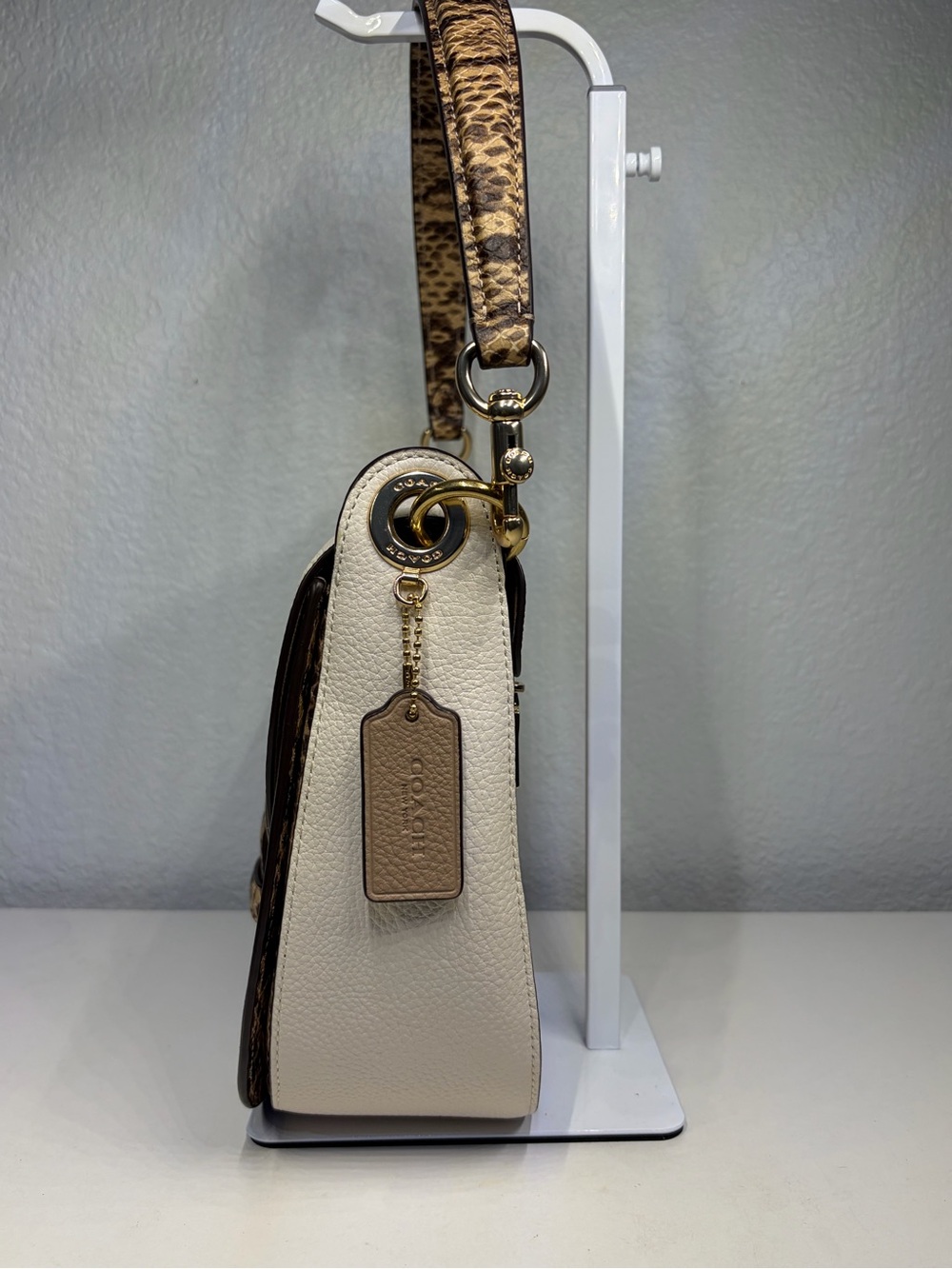 Coach Kleo Shoulder/ Crossbody Bag 23 in Blocked Signature Canvas - Picture 4 of 14